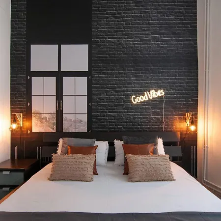 New York Style 2 Bed *