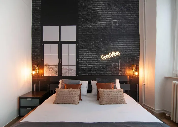 New York Style 2 Bed *